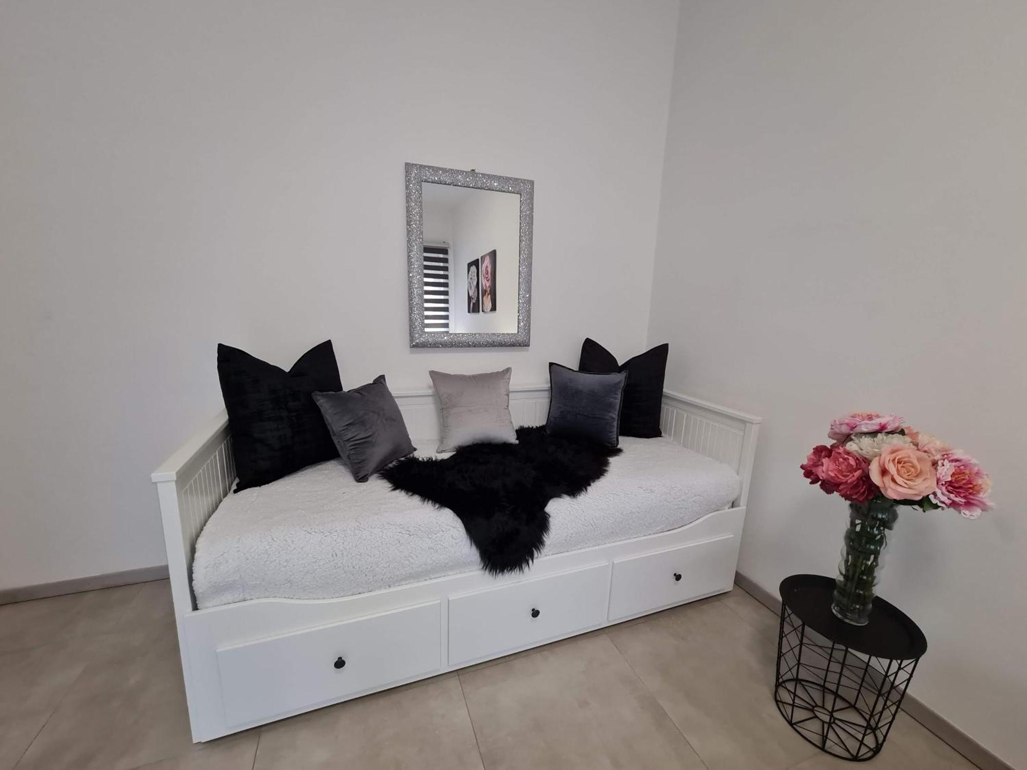 Raymihome Lugaro Apartamento *
