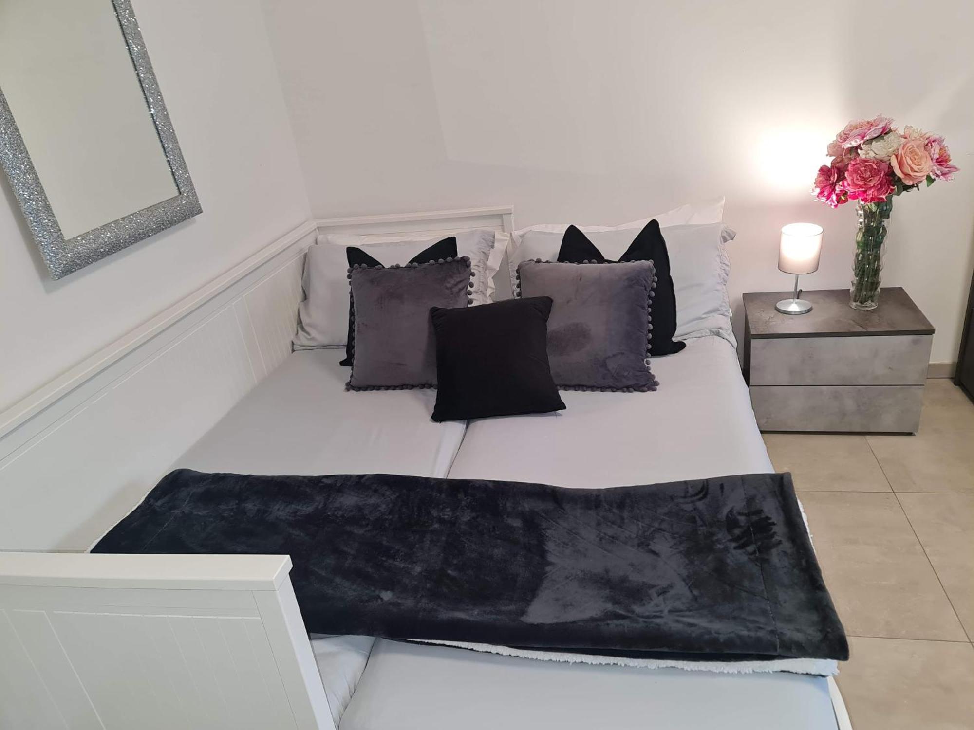 Raymihome Lugaro Apartment