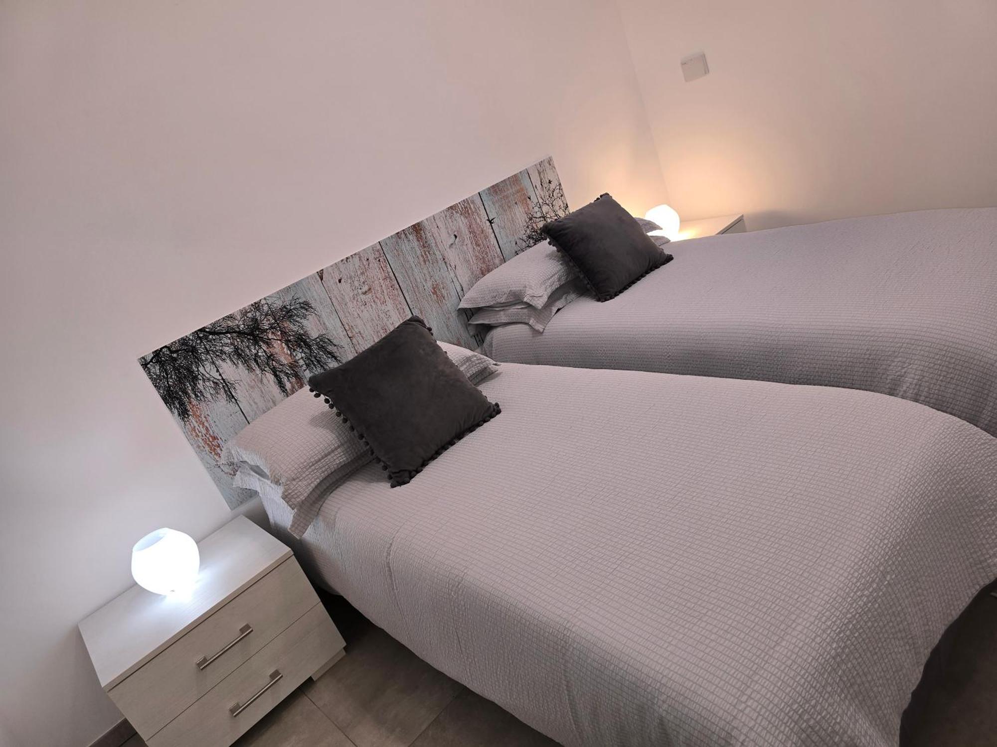 Raymihome Lugaro * Turin